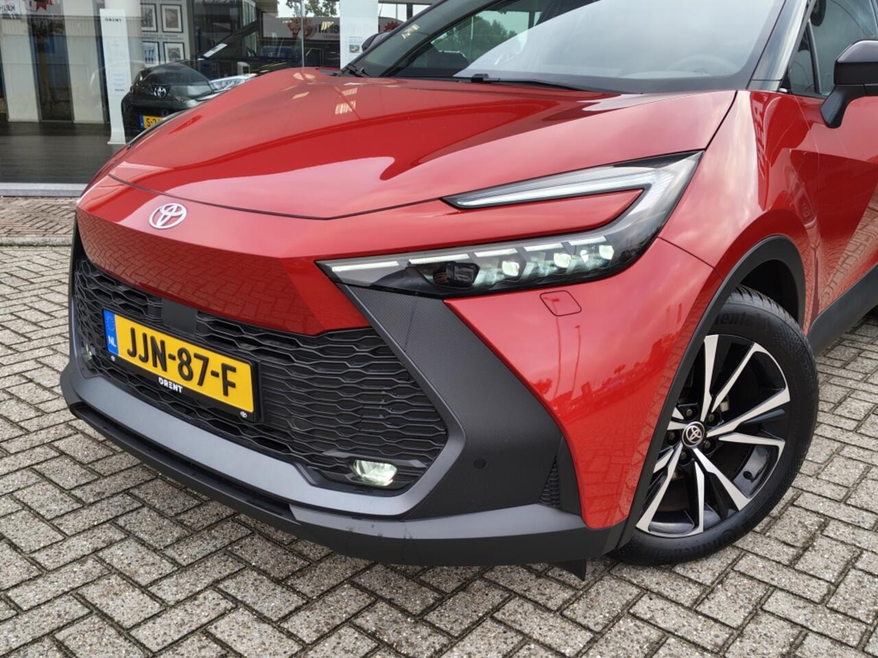 Toyota C-HR 1.8 Hybrid 140 First Edition | Navi | Sensoren v/a | El. Achterk