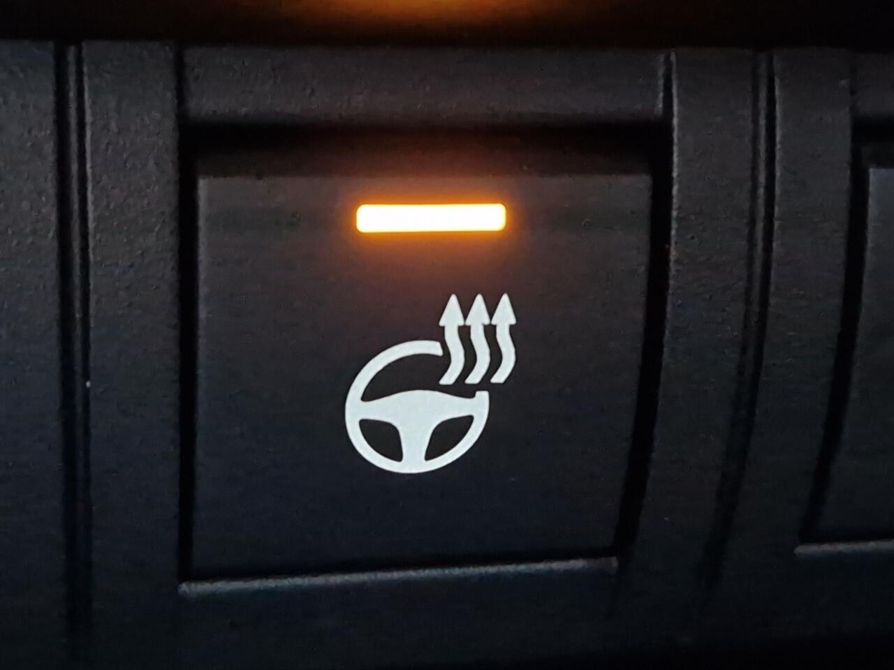 Toyota C-HR 2.0 Plug-in Hybrid 220 Dynamic - NL Auto - Luxe uitvoering