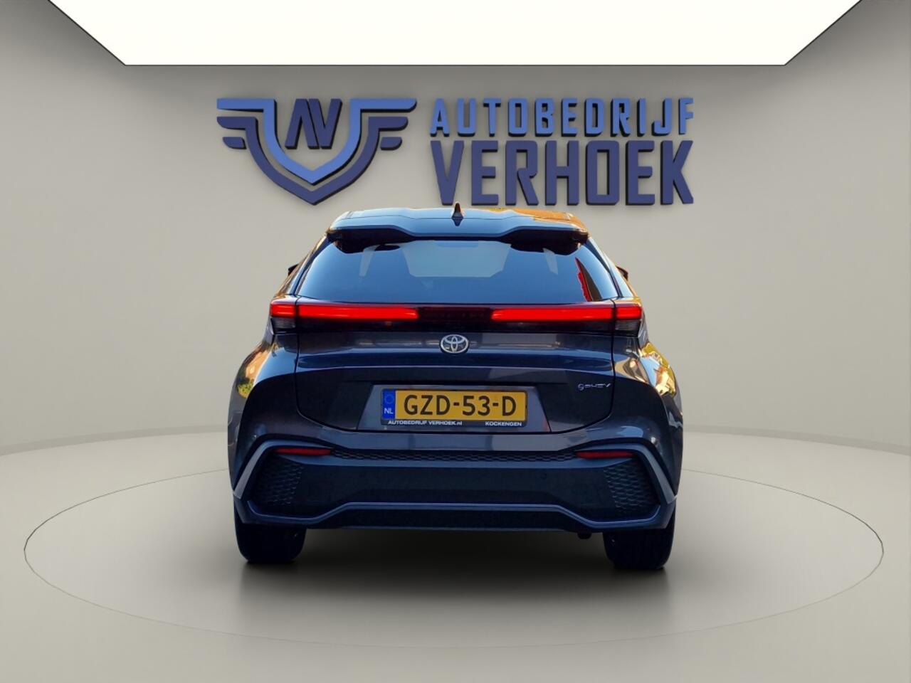 Toyota C-HR 2.0 Plug-in Hybrid 220 Dynamic - NL Auto - Luxe uitvoering