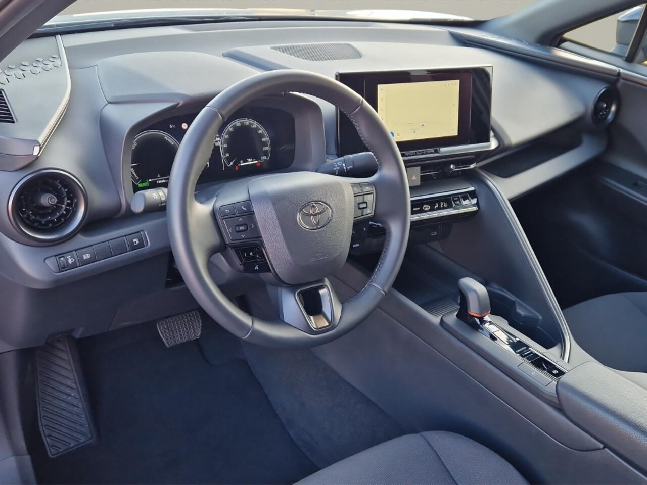 Toyota C-HR 1.8 Hybrid 140 Dynamic - NL Auto - Luxe uitvoering