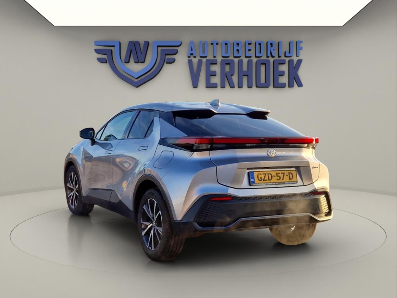 Toyota C-HR 1.8 Hybrid 140 Dynamic - NL Auto - Luxe uitvoering