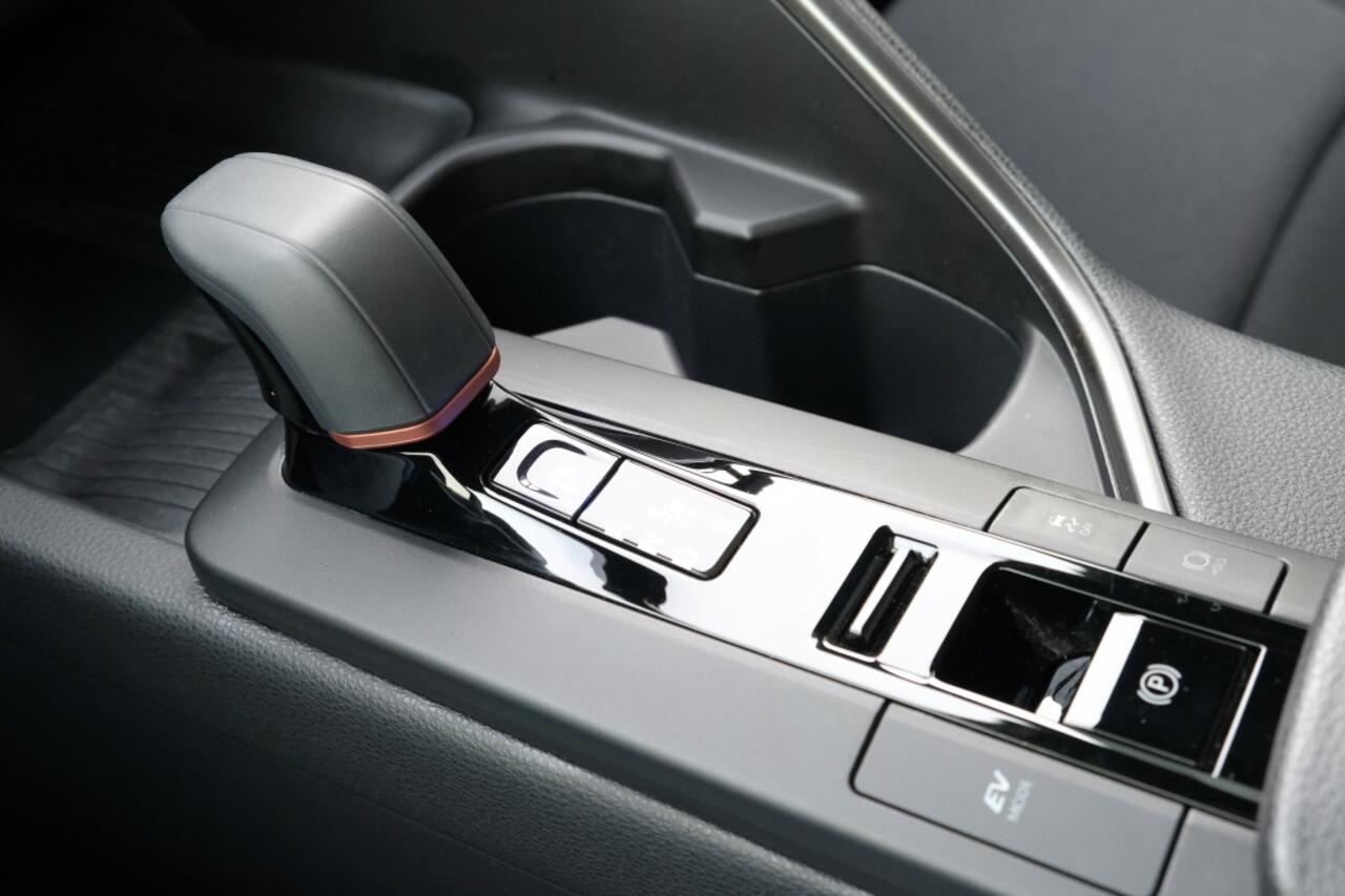 Toyota C-HR 2.0 High Power Hybrid 200 First Edition Automaat | Apple CarPlay