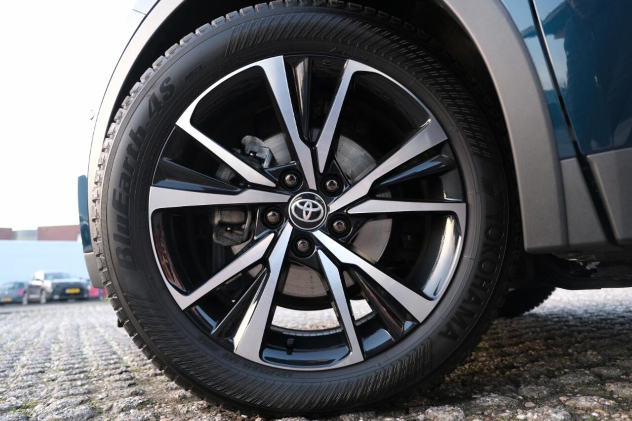 Toyota C-HR 2.0 High Power Hybrid 200 First Edition Automaat | Apple CarPlay