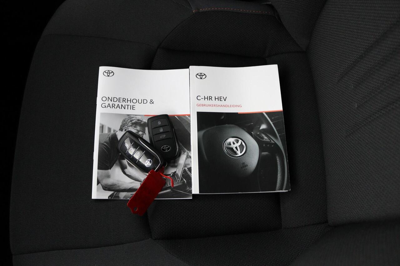 Toyota C-HR 1.8 Hybrid 140 First Edition | 360 graden camera | Navigatie | Electrische achterklep |