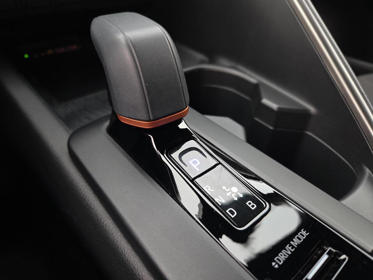 Toyota C-HR 1.8 Hybrid 140 First Edition | Apple CarPlay | Parkeersensoren | Blindspot | Rijklaarprijs incl. garantie |