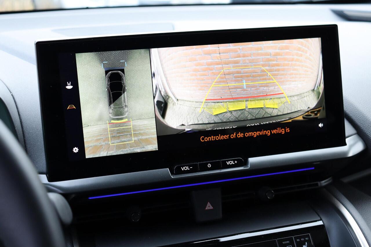 Toyota C-HR 220 Plug-In Executive, Next Gen Pack JBL, Navi, Pano dak, Stoel en stuurverwarming.