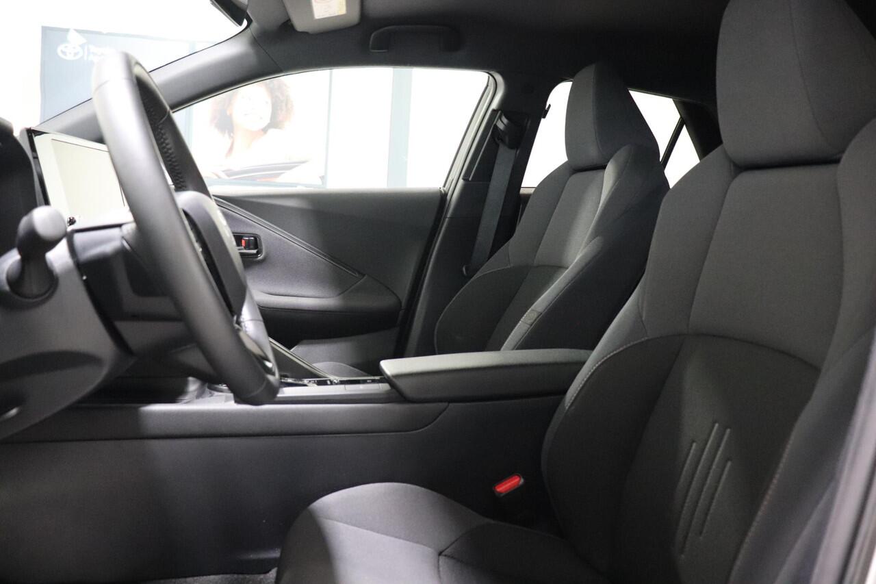 Toyota C-HR 1.8 Hybrid 140 Dynamic, Parkeersensoren, Blind Spot, Apple Carplay/Android Auto!