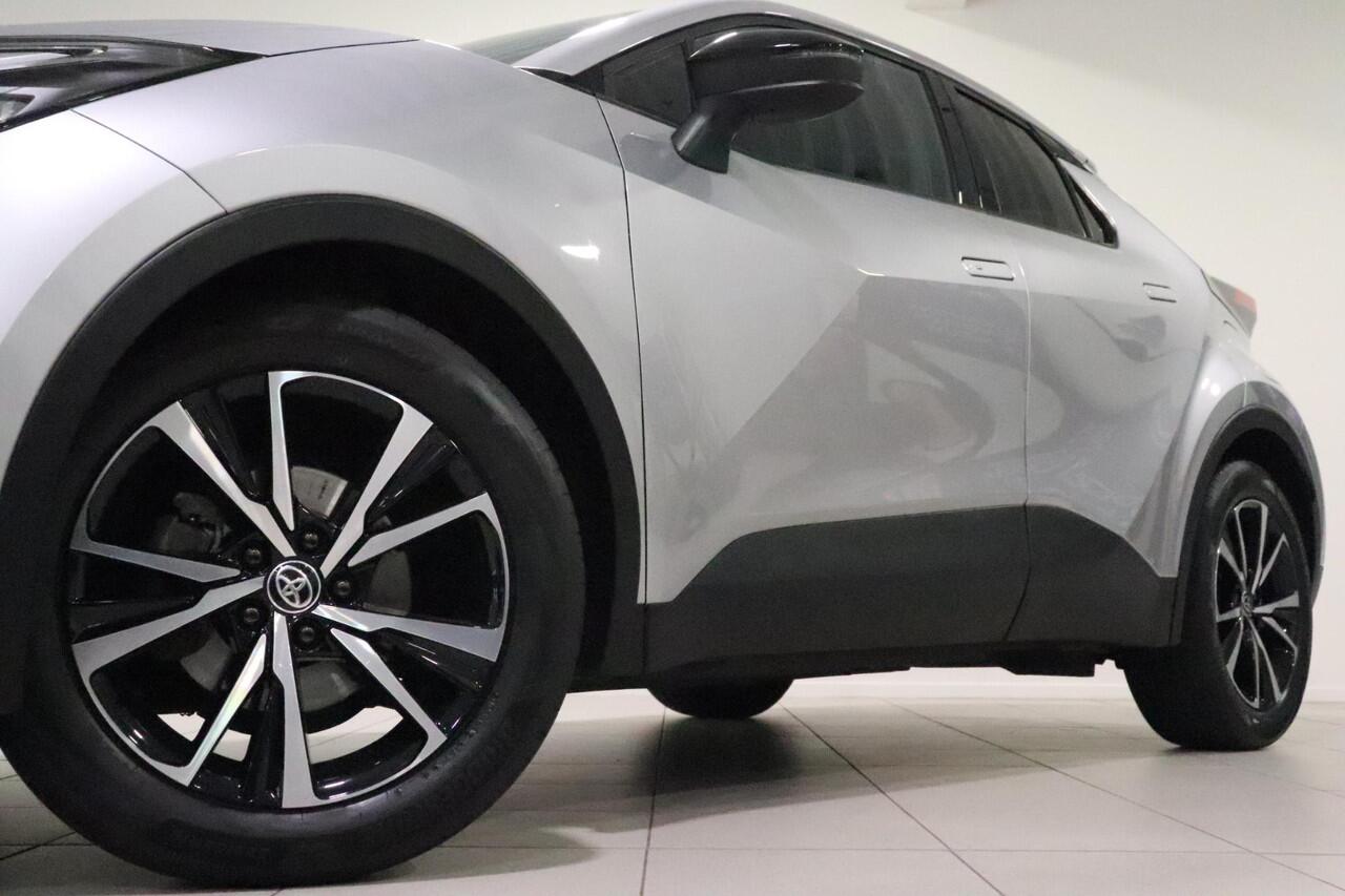 Toyota C-HR 1.8 Hybrid 140 Dynamic, Parkeersensoren, Blind Spot, Apple Carplay/Android Auto!