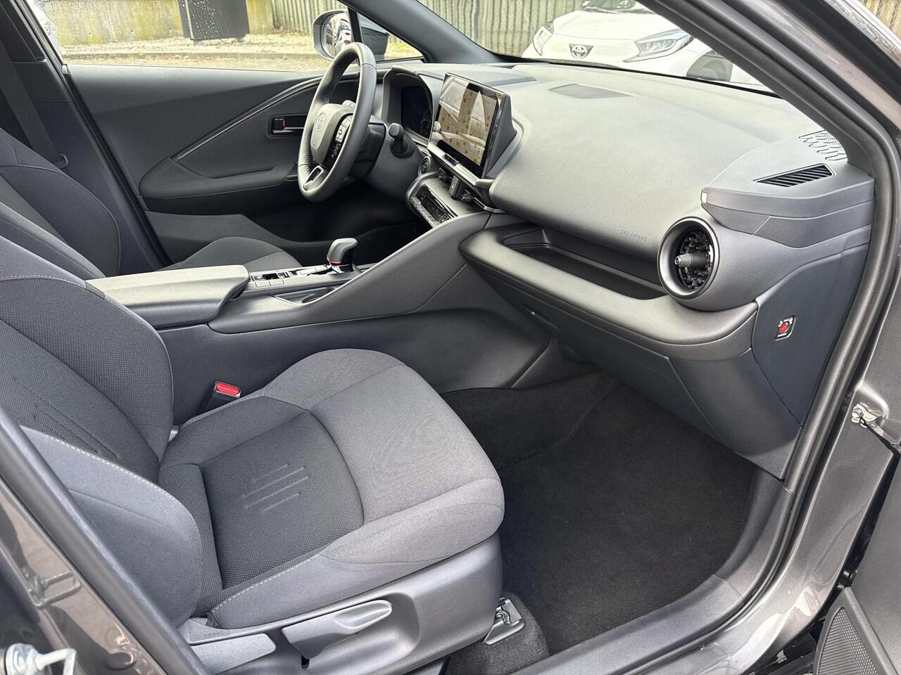 Toyota C-HR 1.8 Hybrid 140 First Edition | Navigatie | Apple CarPlay/Android auto | 360 graden camera