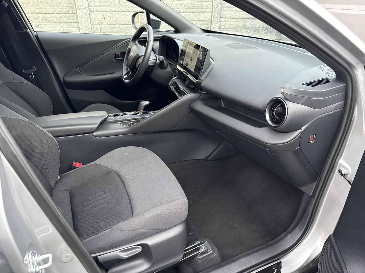 Toyota C-HR 1.8 Hybrid 140 Dynamic | Navigatie | Apple CarPlay/Android auto | Achteruitrijcamera | Stuur en stoelverwarming