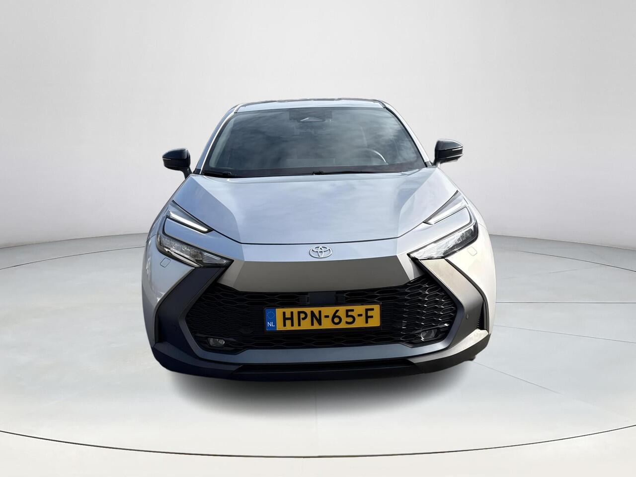 Toyota C-HR 1.8 Hybrid 140 Dynamic | Navigatie | Apple CarPlay/Android auto | Achteruitrijcamera | Stuur en stoelverwarming