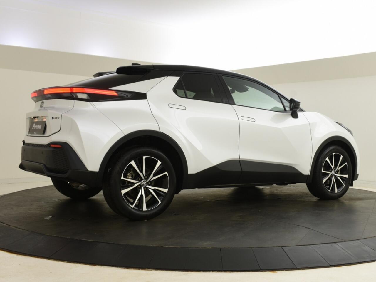 Toyota C-HR 1.8 Hybrid 140 Style Bi Tone | PDC | Blind Spot | Stoel+stuurver
