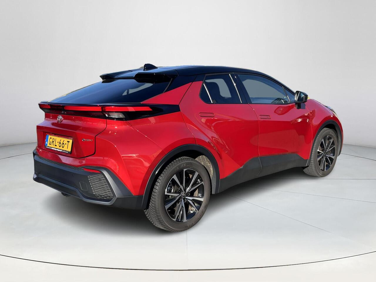 Toyota C-HR 1.8 Hybrid 140 First Edition | Trekhaak | Navigatie | Elektrische klep | Camera's rondom|