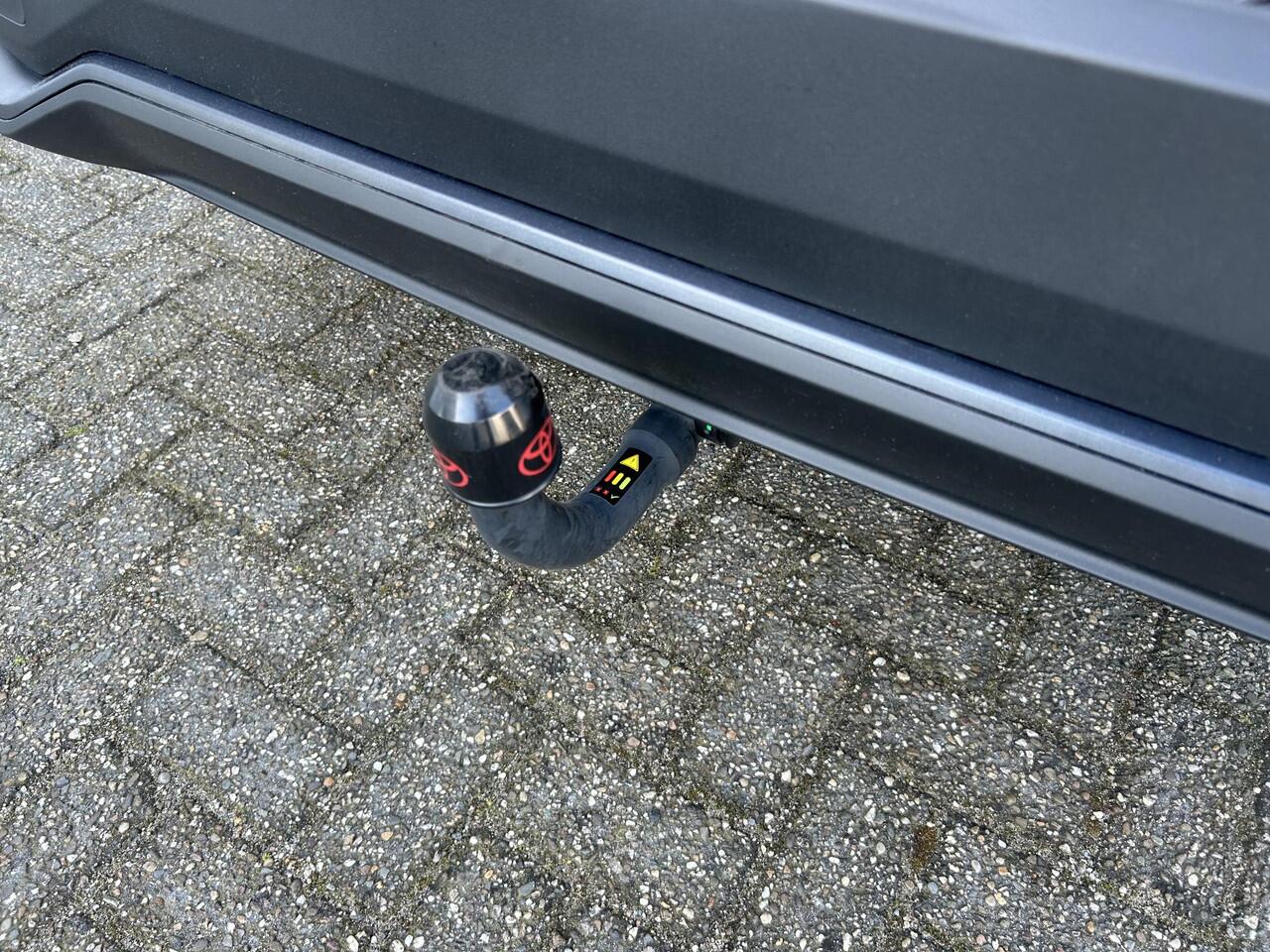 Toyota C-HR 2.0 Plug-in Hybrid 220 First Edition
