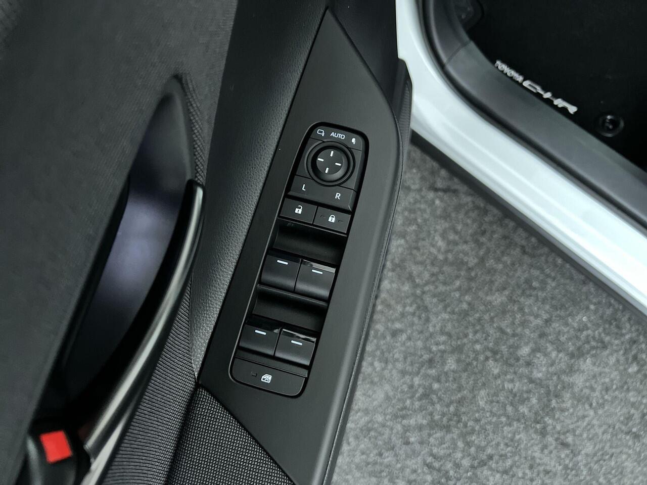 Toyota C-HR 2.0 Plug-in Hybrid 220 First Edition | Rijklaar |