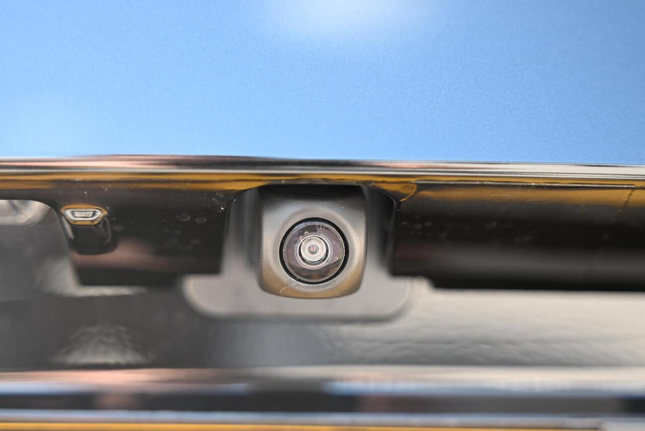 Toyota C-HR 2.0 Plug-in Hybrid 220 Dynamic nieuw, direct leverbaar!