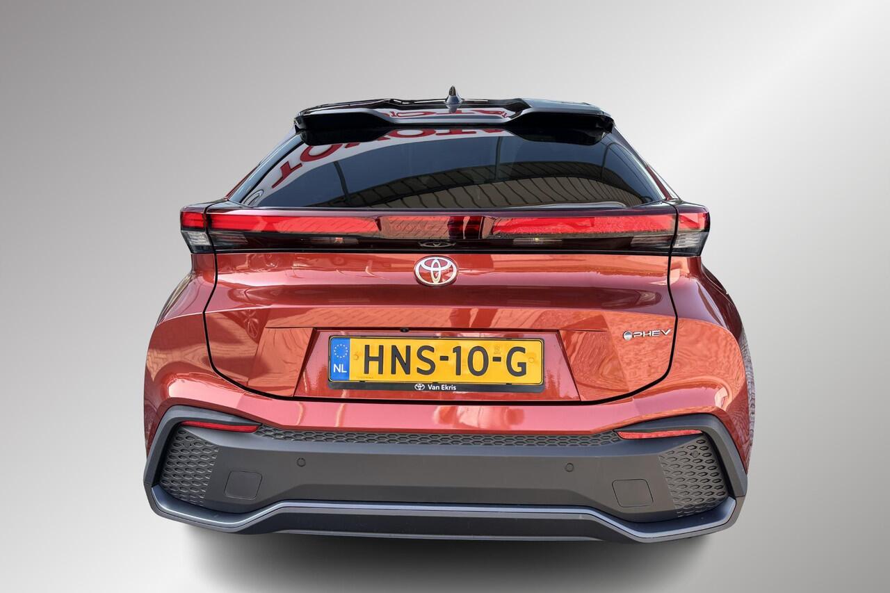 Toyota C-HR 2.0 Plug-in Hybrid 220 Dynamic Apple carplay, Android auto.