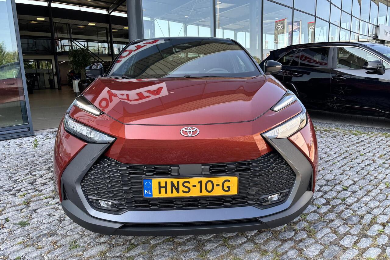 Toyota C-HR 2.0 Plug-in Hybrid 220 Dynamic Apple carplay, Android auto.