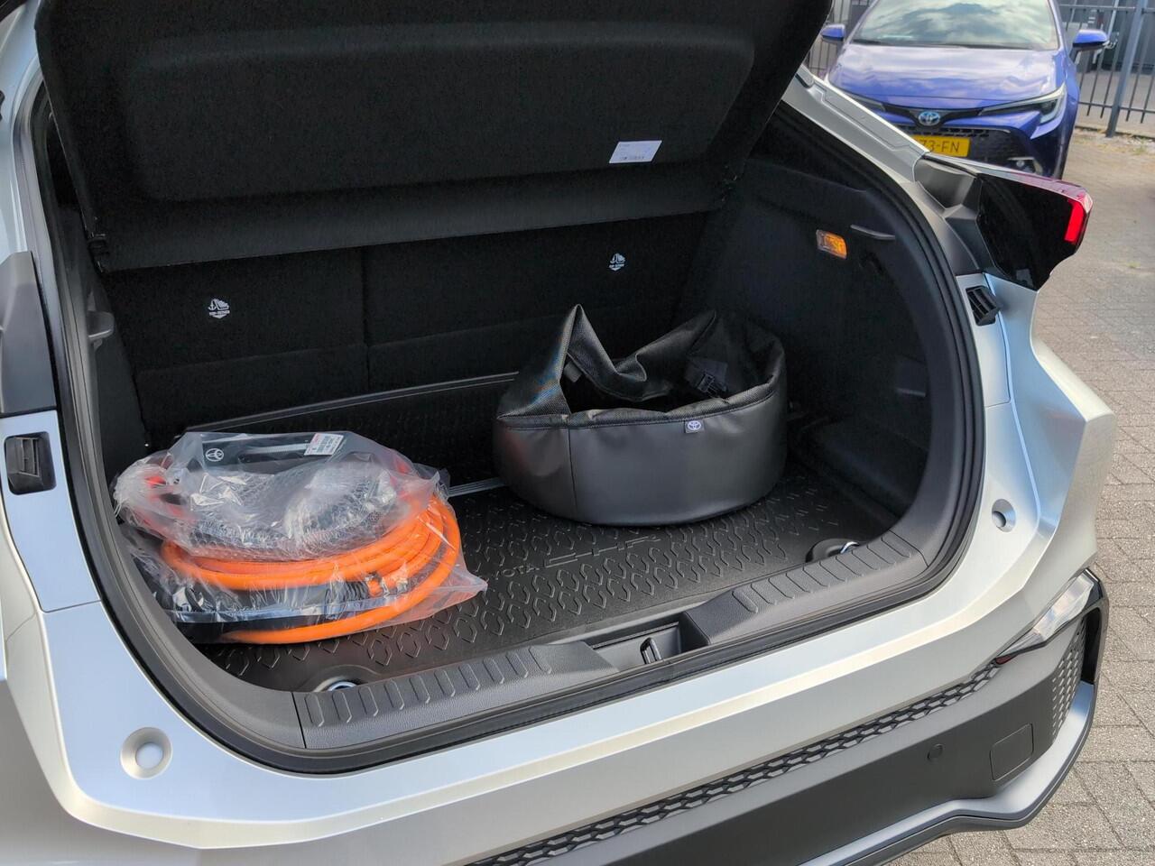 Toyota C-HR 2.0 Plug-in Hybrid 220 Executive | Android Auto | Apple Carplay | NIEUWE Auto