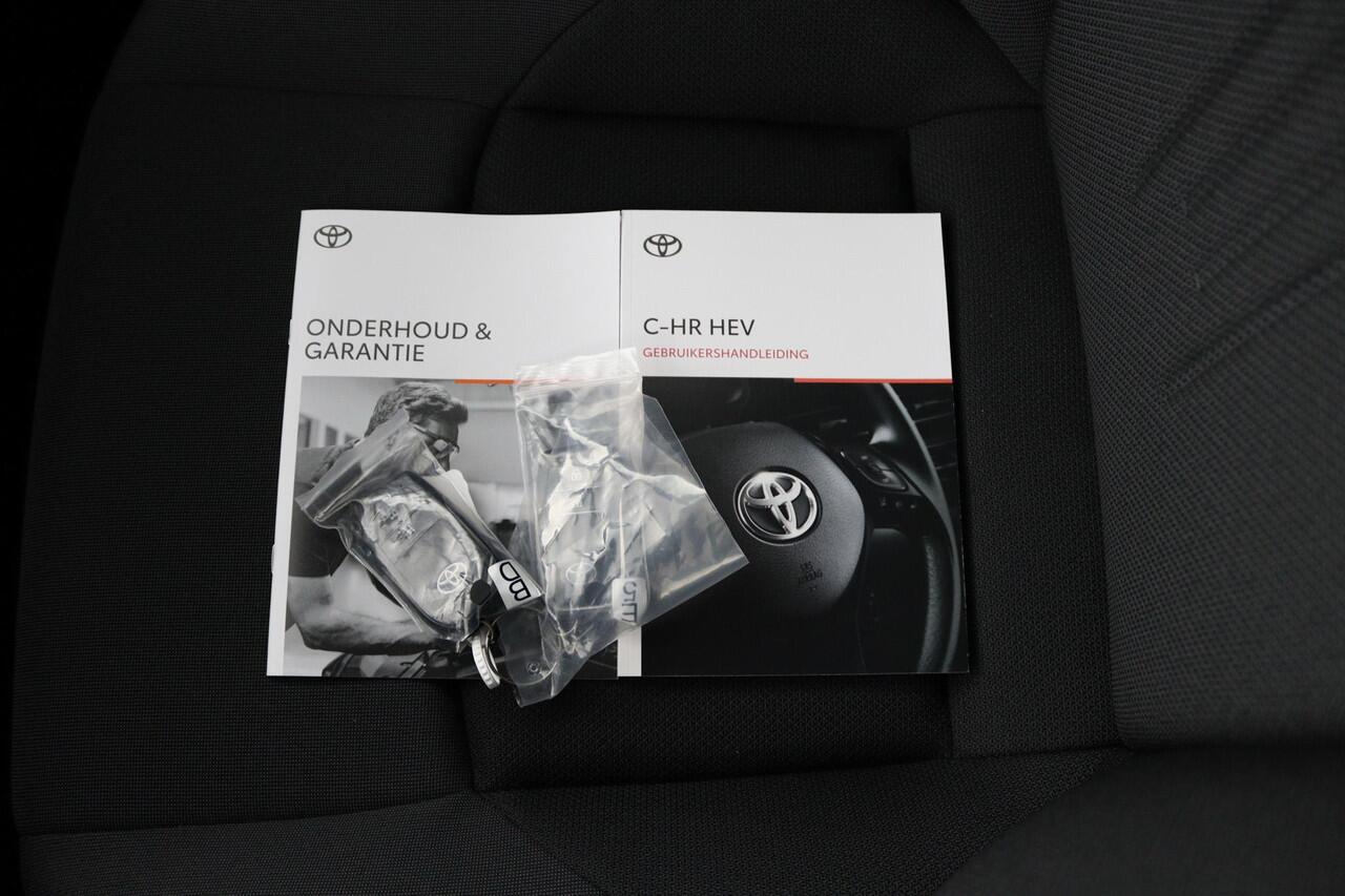Toyota C-HR 1.8 Hybrid 140 Dynamic | Nieuw uit voorraad leverbaar! | incl.Toyota Mania actiie T.W.V. ¤3500,-