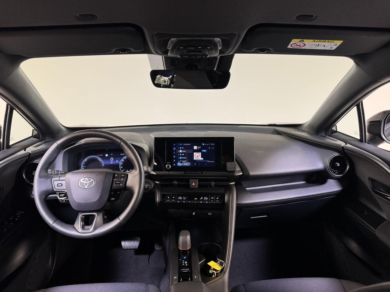 Toyota C-HR 2.0 Plug-in Hybrid 220 Dynamic | trekhaak afneembaar | LED | Dodehoeksensor | Carplay | Stoel/stuur verw. |