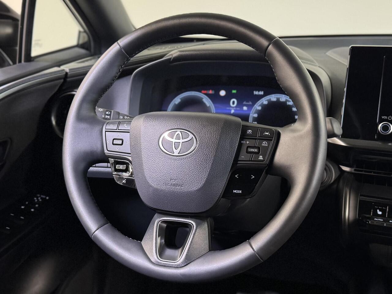 Toyota C-HR 2.0 Plug-in Hybrid 220 Dynamic | trekhaak afneembaar | LED | Dodehoeksensor | Carplay | Stoel/stuur verw. |