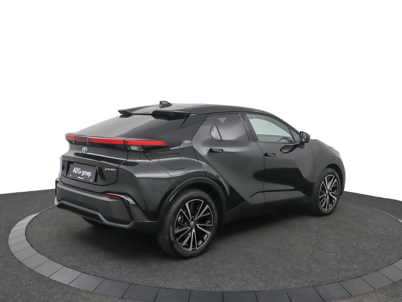 Toyota C-HR 2.0 Plug-in Hybrid 220 Executive | Nieuw uit voorraad leverbaar! | incl.Toyota Mania actiie T.W.V. ¤3500,-