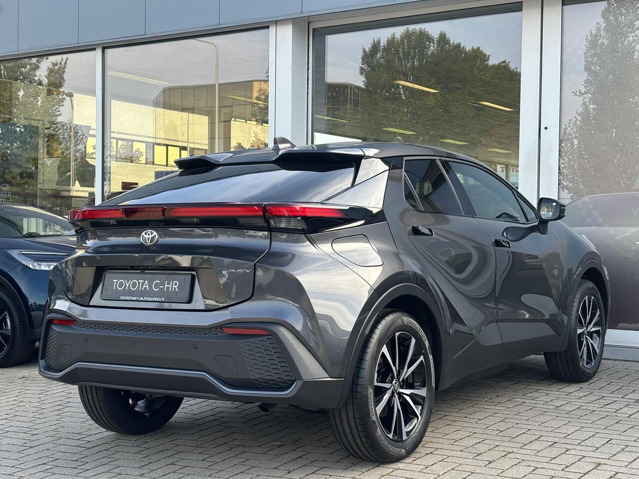 Toyota C-HR 2.0 Plug-in Hybrid 220 Dynamic | Toyota Mania Inruilactie | Op Voorraad |