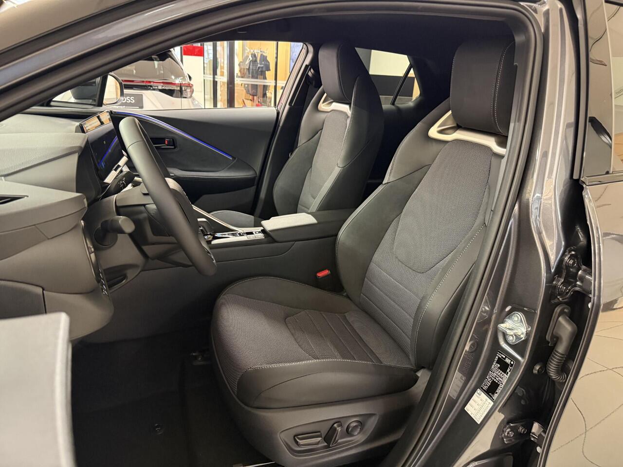 Toyota C-HR 2.0 Plug-in Hybrid 220 Executive **NIEUWE AUTO/ DIRECT LEVERBAAR**