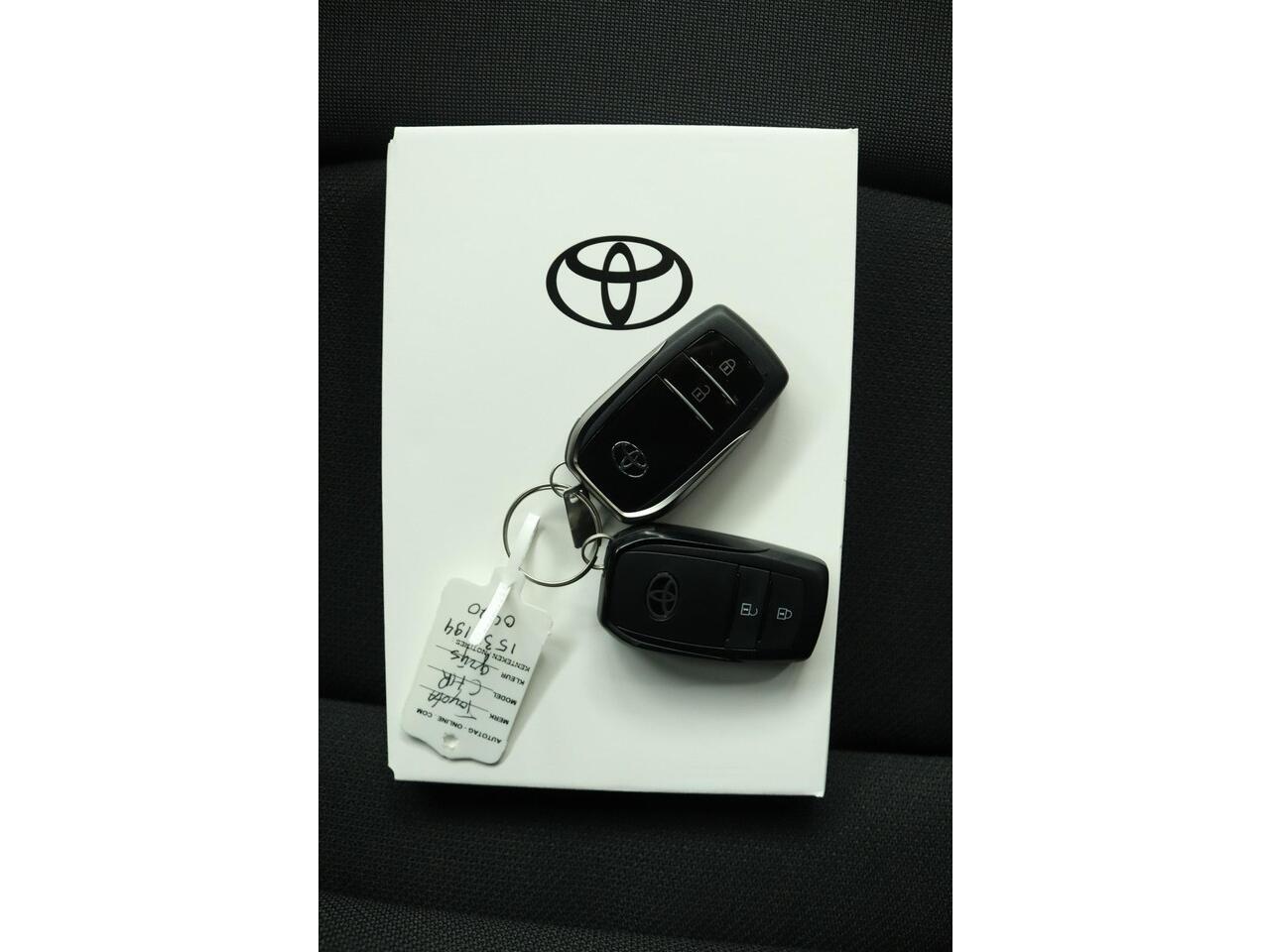 Toyota C-HR 1.8 Hybrid 140 Dynamic | Adaptive Cruise Control | Apple Carplay | Android Auto | Achteruitrijcamera | Parkeersensoren | Keyless entry |