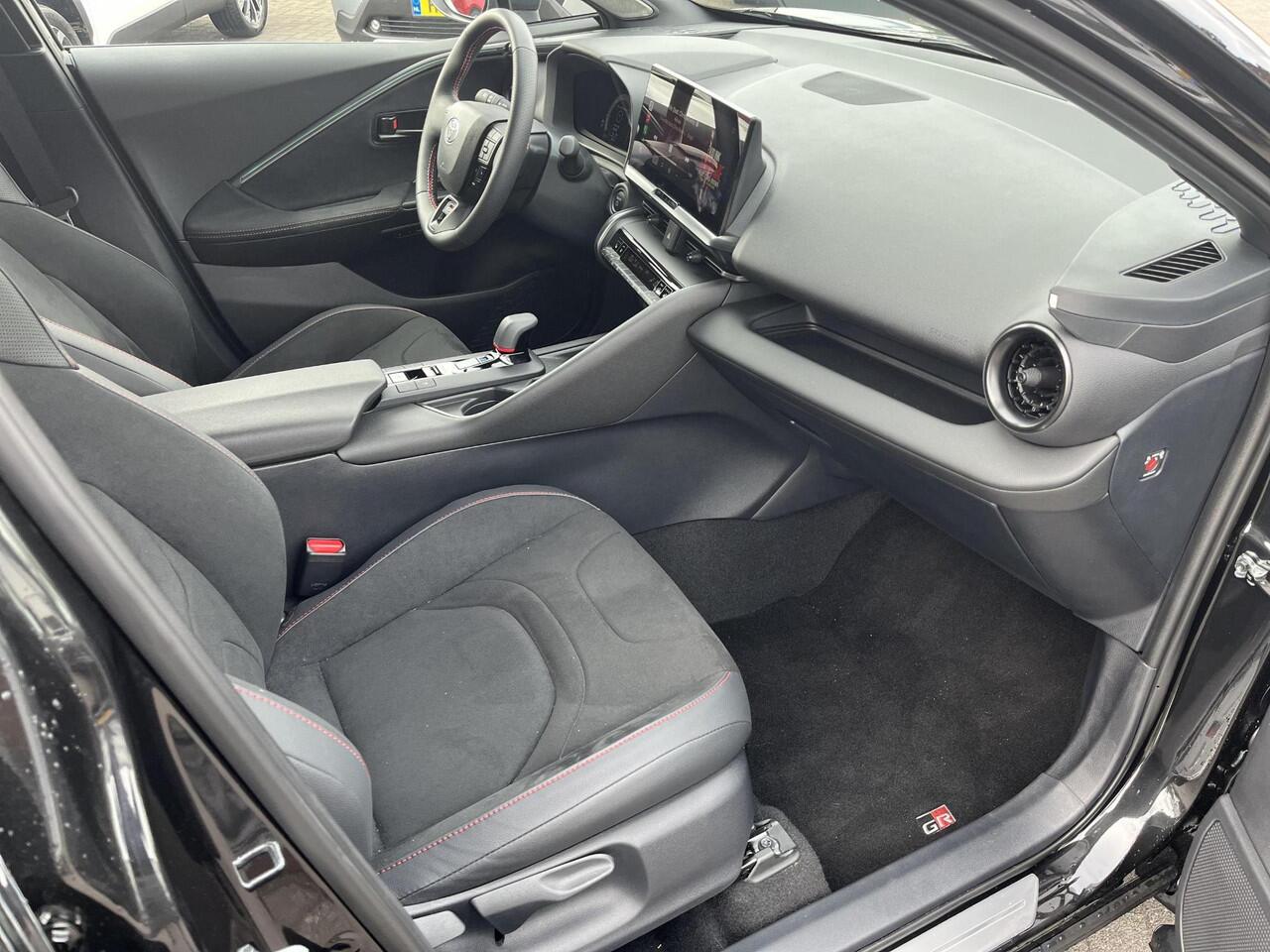 Toyota C-HR 2.0 Plug-in Hybrid 220 GR SPORT | Navigatie | Apple CarPlay/Android auto | Achteruitrijcamera | Elektrisch achterklep