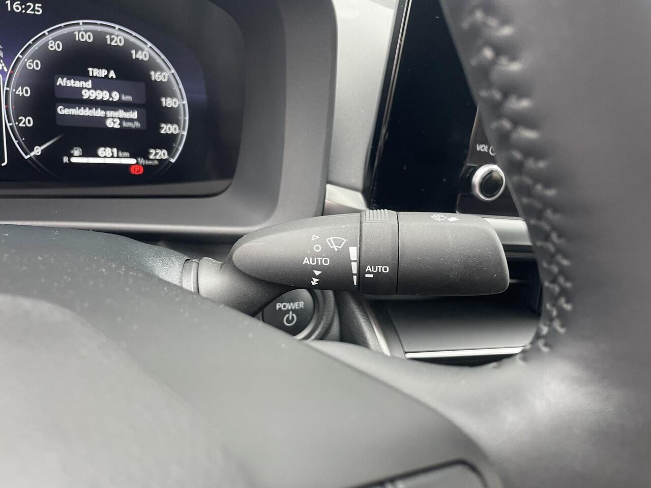 Toyota C-HR 2.0 Plug-in Hybrid 220 Dynamic