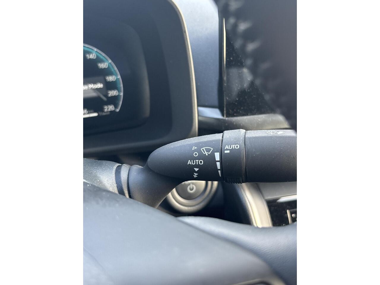 Toyota C-HR 2.0 Plug-in Hybrid 220 Dynamic