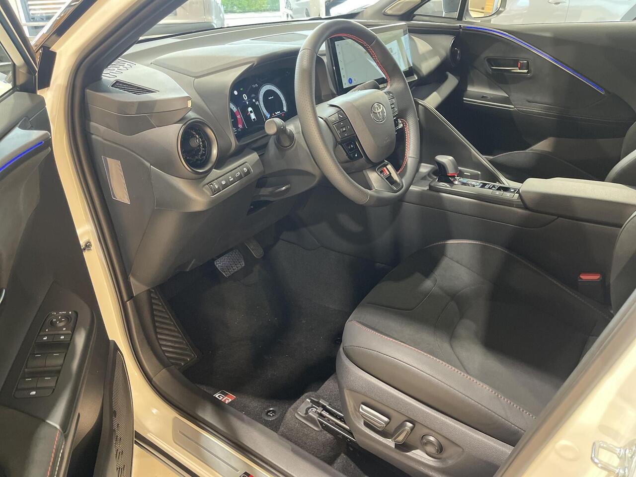 Toyota C-HR 2.0 Plug-in Hybrid 220 GR SPORT