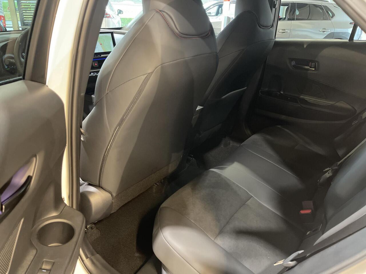 Toyota C-HR 2.0 Plug-in Hybrid 220 GR SPORT