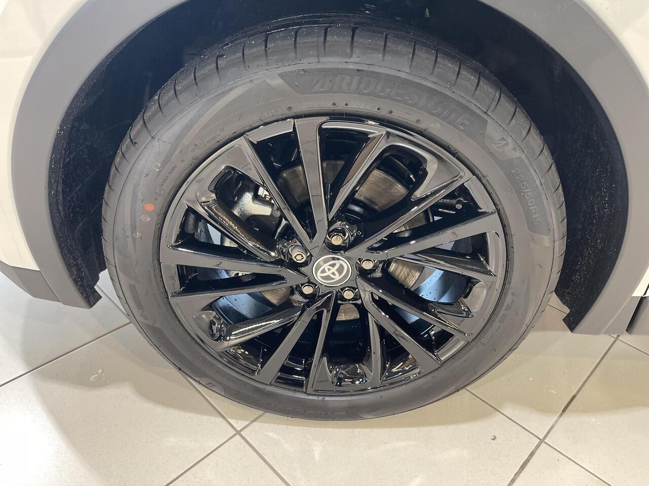 Toyota C-HR 2.0 Plug-in Hybrid 220 GR SPORT