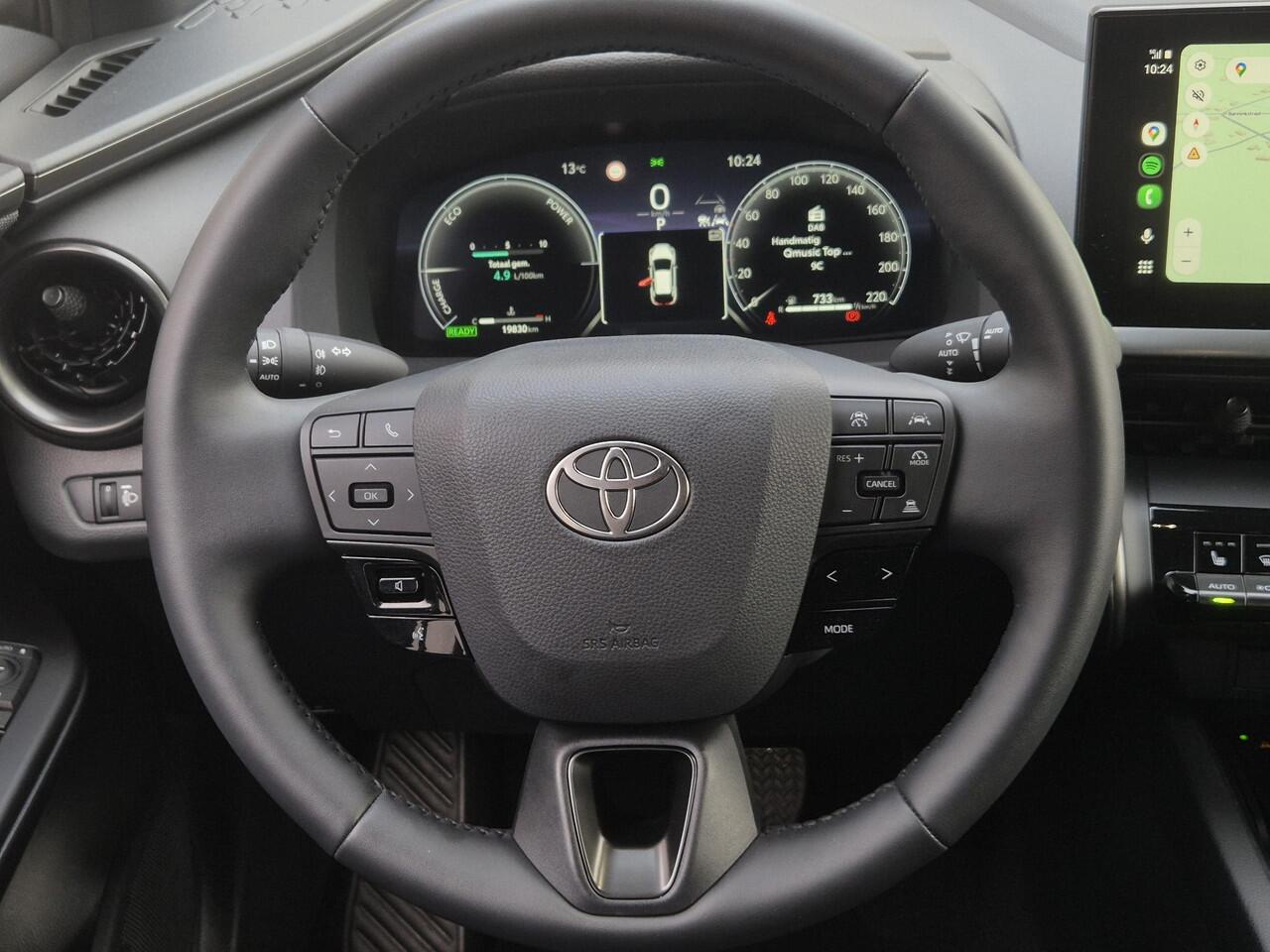 Toyota C-HR 1.8 Hybrid 140 Dynamic Automaat / Nieuw Model / Allseason banden / Stuur-, Stoel en Voorruitverwarming / Achteruitrijcamera / Elektrische achterklep / Keyless Entry/Start / Adaptief CC / Apple Carplay Android Auto / Climate control /