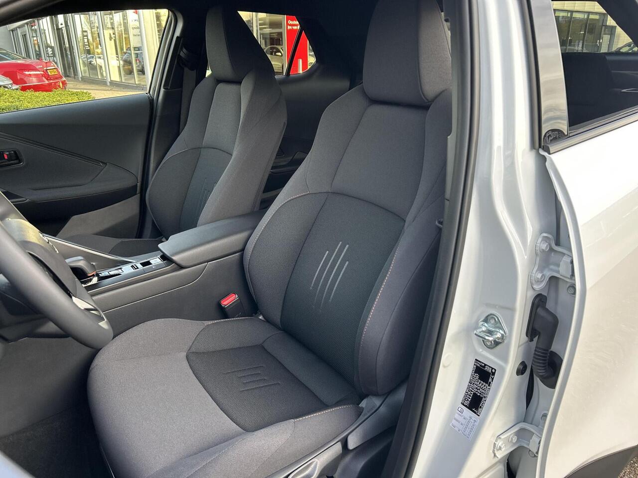 Toyota C-HR 1.8 Hybrid 140 Dynamic | Nieuwe auto | Direct uit voorraad leverbaar |