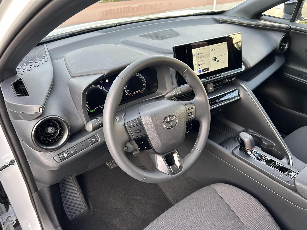 Toyota C-HR 1.8 Hybrid 140 Dynamic | Nieuwe auto | Direct uit voorraad leverbaar |