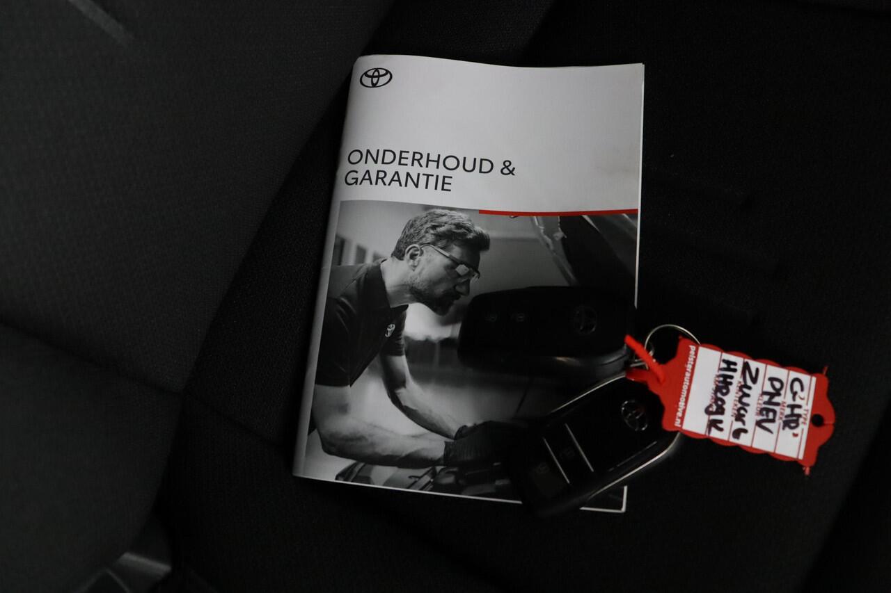 Toyota C-HR 2.0 Plug-in Hybrid 220 Dynamic | Stoel en Stuurverwarming | 65Km elektrisch bereik | Navigatie |