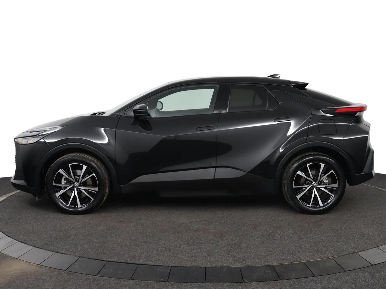 Toyota C-HR 2.0 Plug-in Hybrid 220 Dynamic | Stoel en Stuurverwarming | 65Km elektrisch bereik | Navigatie |