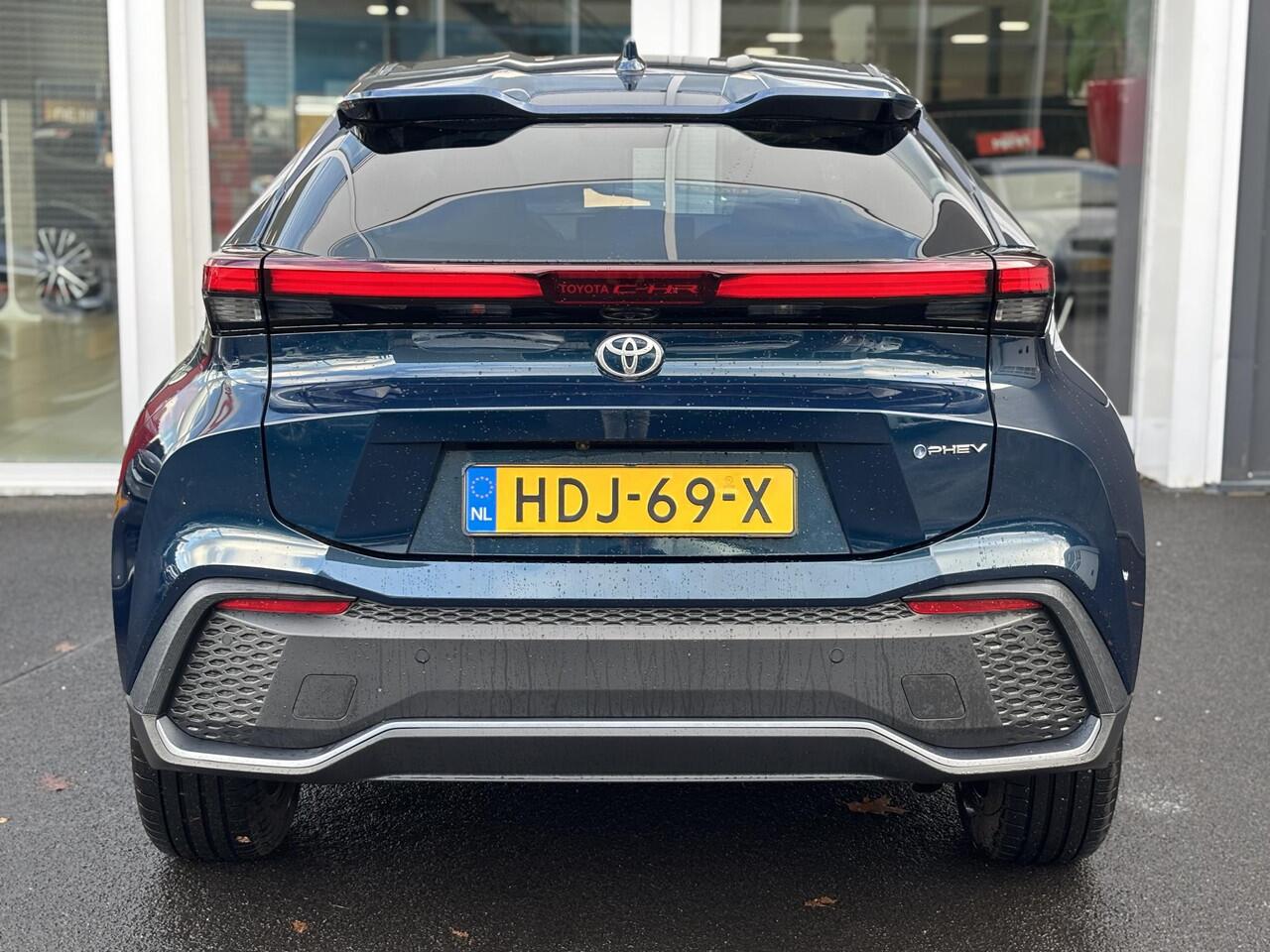 Toyota C-HR 2.0 Plug-in Hybrid 220 Dynamic