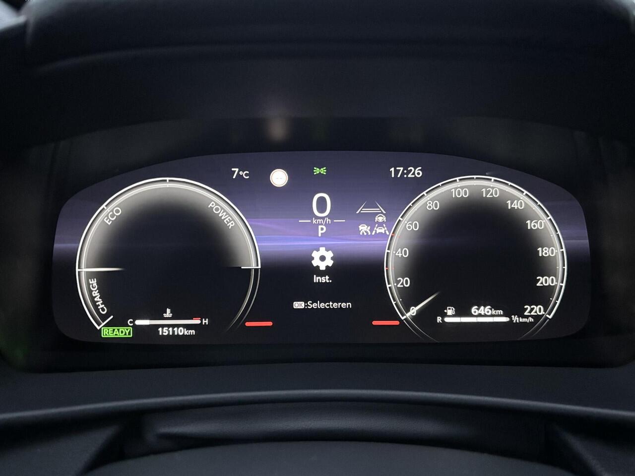 Toyota C-HR 1.8 Hybrid 140 Dynamic Automaat / Fabrieksgarantie tot 10 jaar mogelijk * / Stuur-, stoel- en voorruitverwarming / Navigatie / Camera / Climate Control / Apple Carplay/Android auto / 18" LM wielen /