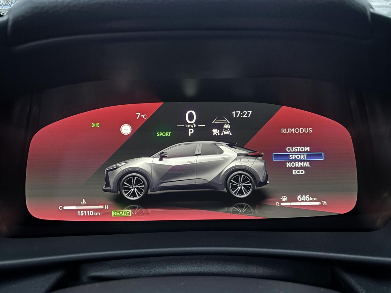 Toyota C-HR 1.8 Hybrid 140 Dynamic Automaat / Fabrieksgarantie tot 10 jaar mogelijk * / Stuur-, stoel- en voorruitverwarming / Navigatie / Camera / Climate Control / Apple Carplay/Android auto / 18" LM wielen /