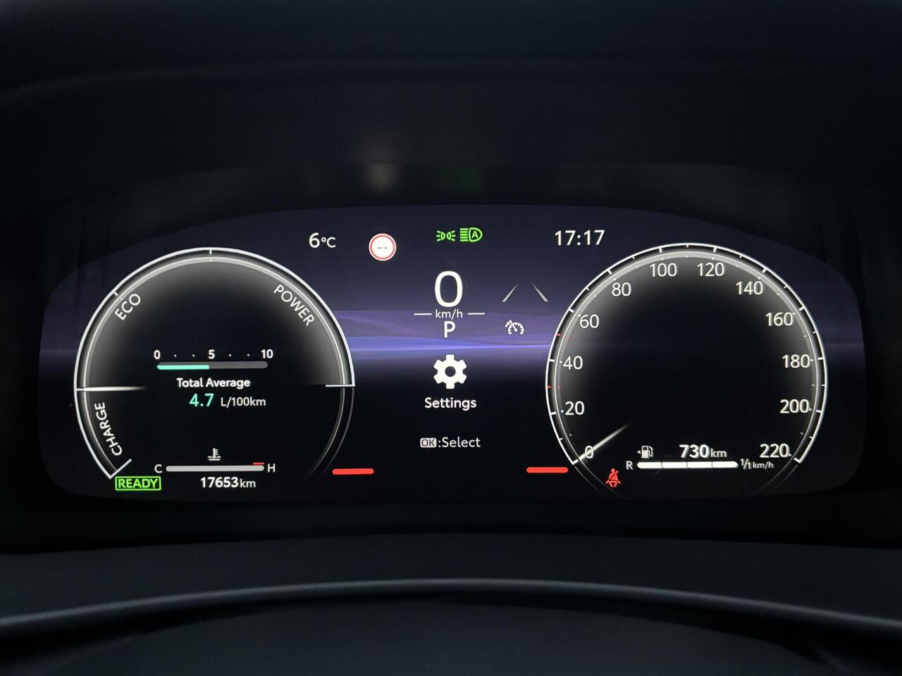 Toyota C-HR 1.8 Hybrid 140 Dynamic Automaat / Fabrieksgarantie tot 10 jaar mogelijk * / Stuur-, stoel- en voorruitverwarming / Navigatie / Camera / Climate Control / Apple Carplay/Android auto / 18" LM wielen /