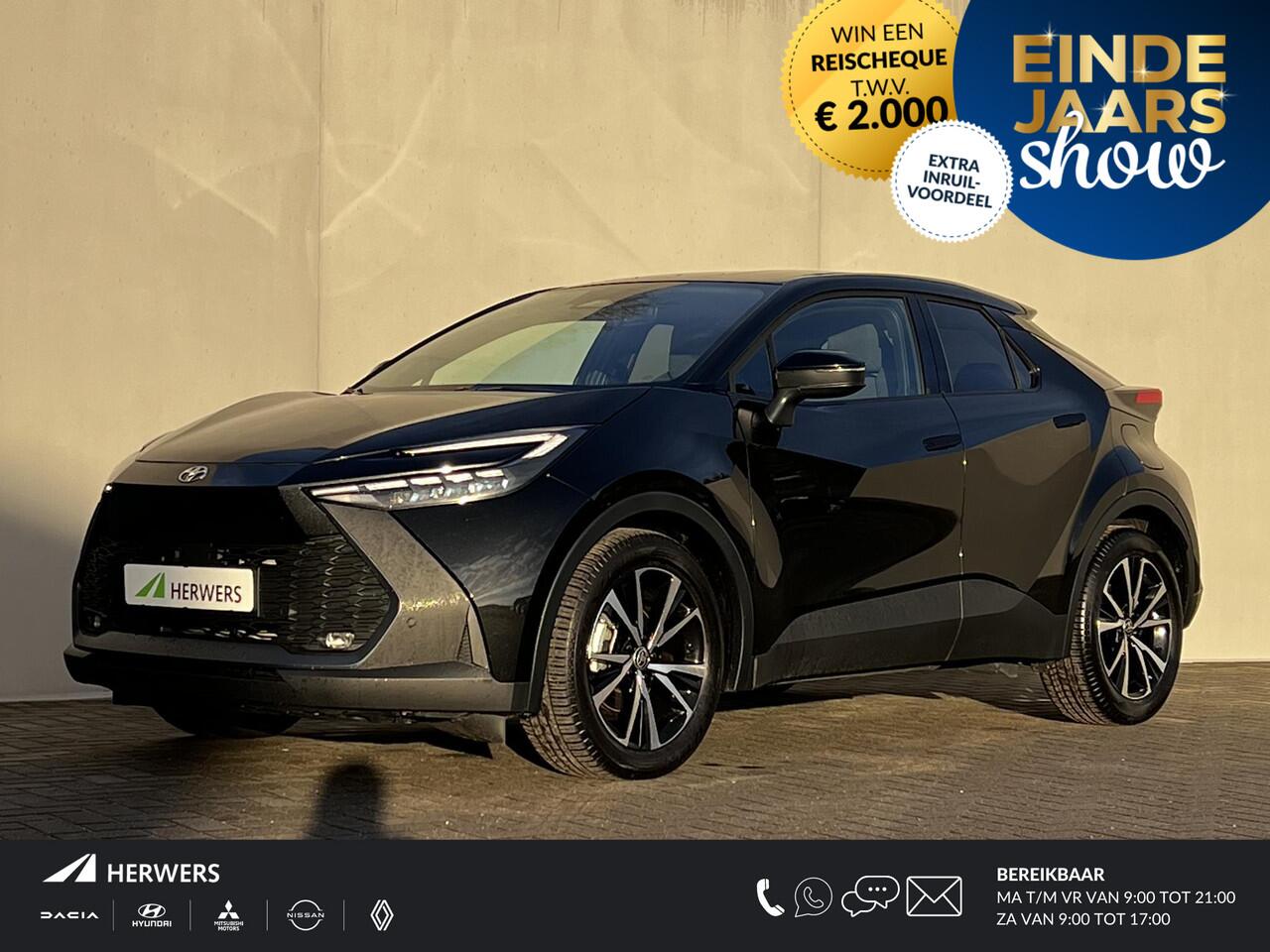 Toyota C-HR 1.8 Hybrid 140 Dynamic Automaat / Fabrieksgarantie tot 10 jaar mogelijk * / Stuur-, stoel- en voorruitverwarming / Navigatie / Camera / Climate Control / Apple Carplay/Android auto / 18" LM wielen /