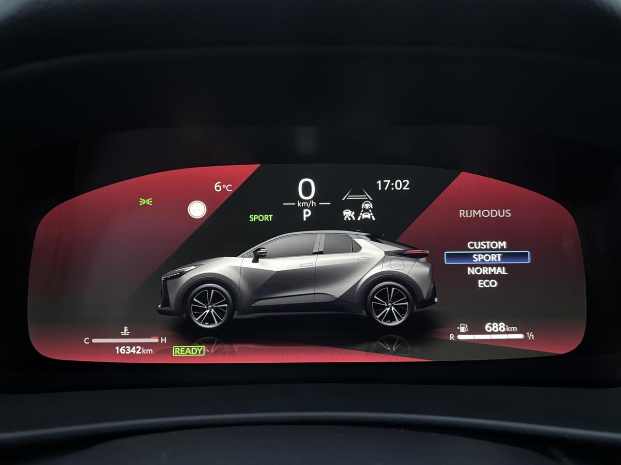 Toyota C-HR 1.8 Hybrid 140 Dynamic Automaat / Fabrieksgarantie tot 10 jaar mogelijk * / Stuur-, stoel- en voorruitverwarming / Navigatie / Camera / Climate Control / Apple Carplay/Android auto / 18" LM wielen /
