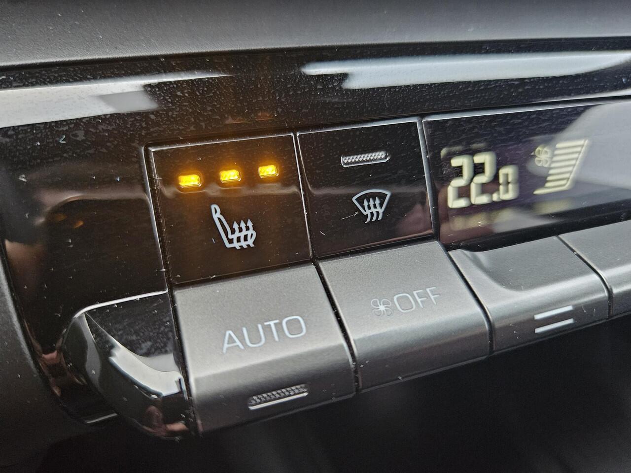 Toyota C-HR 1.8 Hybrid 140 Dynamic / Fabrieksgarantie tot 10 jaar mogelijk / Stuur-, Stoel- en Voorruitverwarming / Navigatie / Achteruitrijcamera / Climate Control / Apple Carplay & Android auto / 18" LM Velgen /