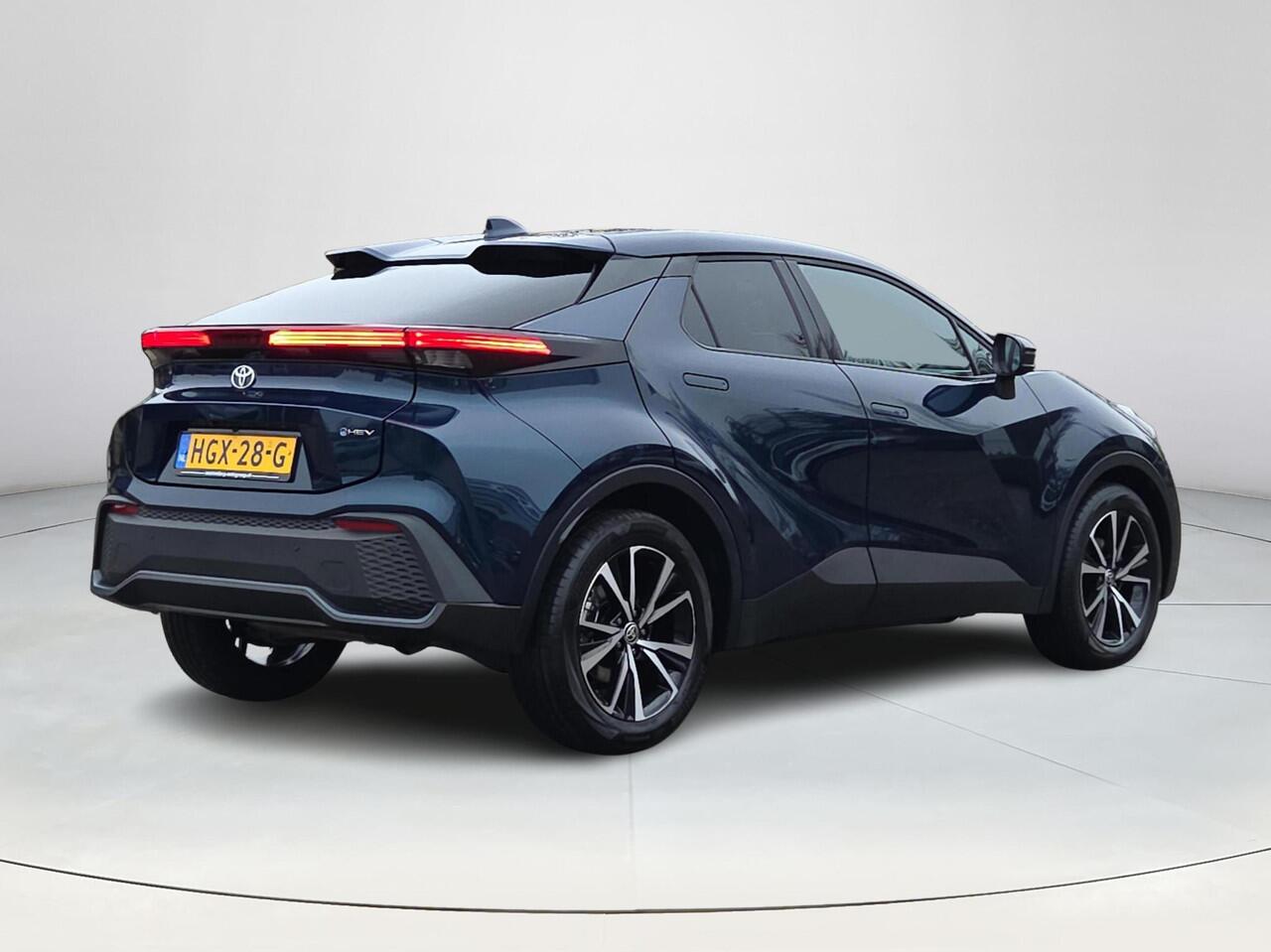Toyota C-HR 1.8 Hybrid 140 Dynamic | Apple CarPlay | Navigatie | Parkeersensoren | Rijklaarprijs incl. garantie |