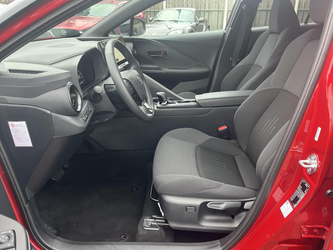 Toyota C-HR 1.8 Hybrid 140 Dynamic | Navigatie | Apple CarPlay/Android auto | Achteruitrijcamera